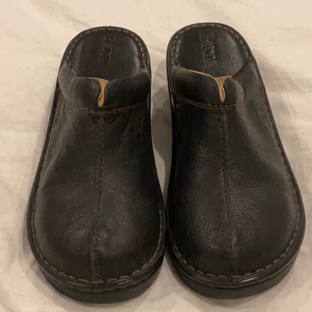 BORN CLOGS SLIP ON SHOES SIZE 11